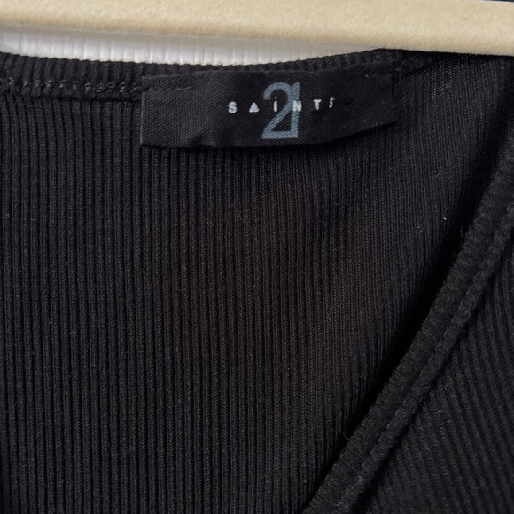 Black semi cropped trop - Picture 3 of 3